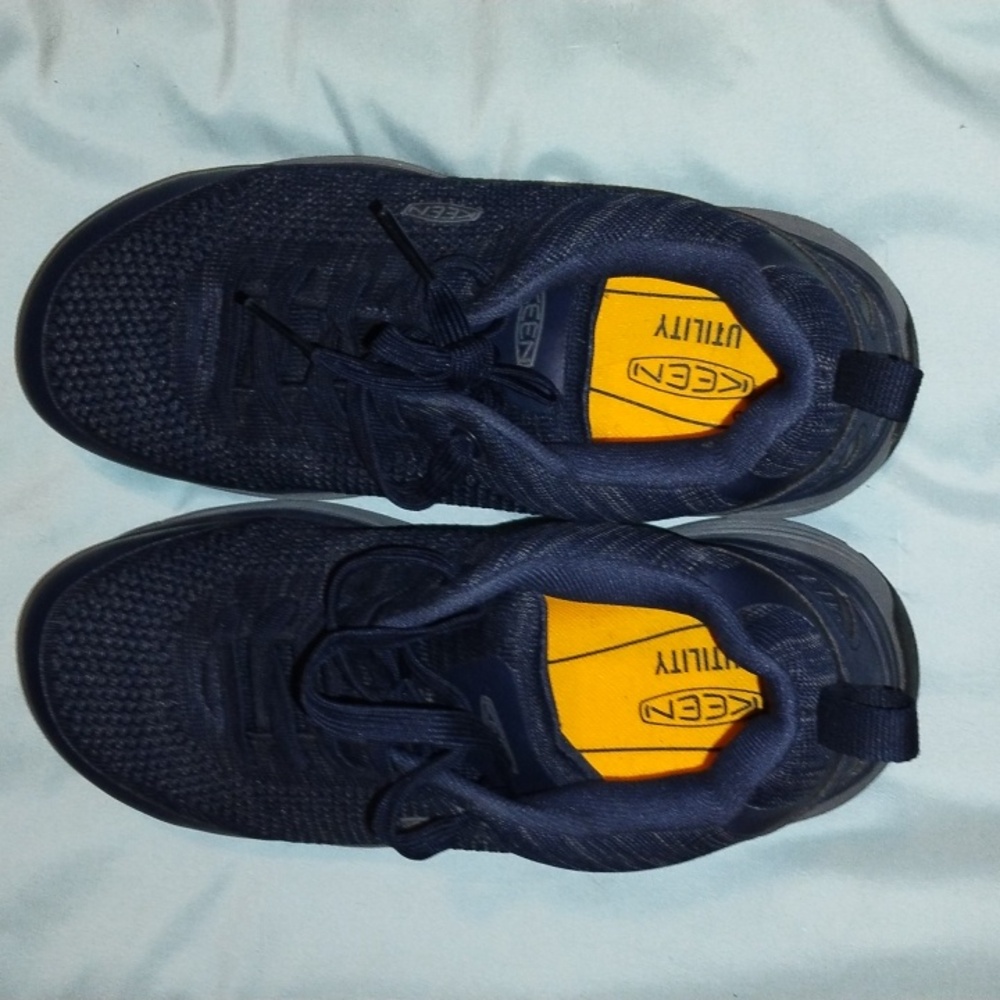 Keen women's steel toe sneakers, size 6